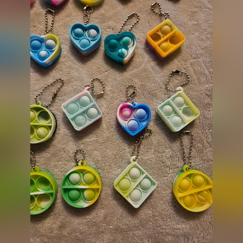 Fidget spinner Keychains - Picture 3 of 4